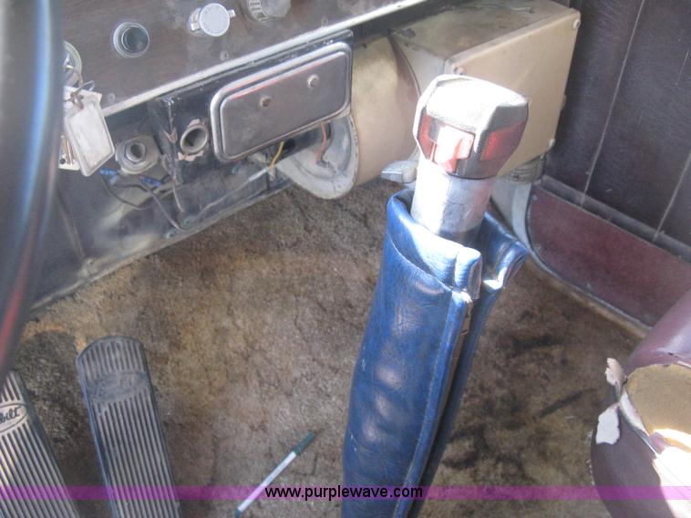 image for item E3084 1973 Peterbilt 359 ST semi truck