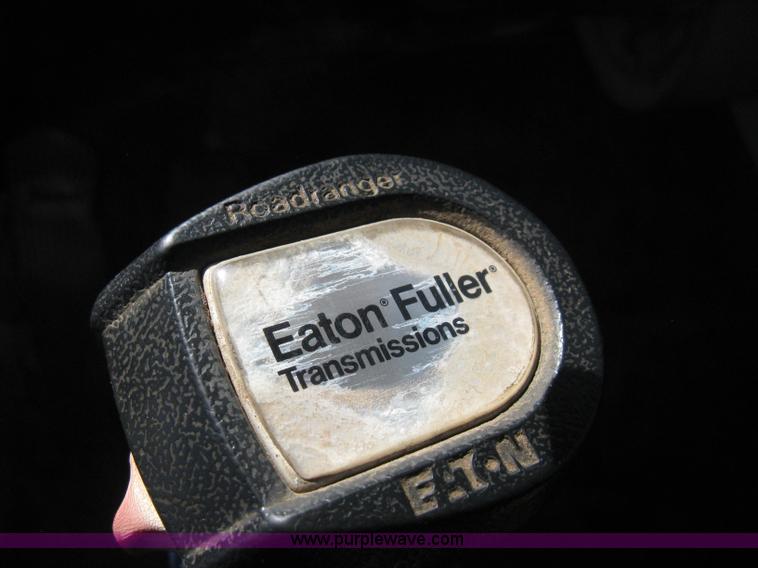 image for item E3084 1973 Peterbilt 359 ST semi truck