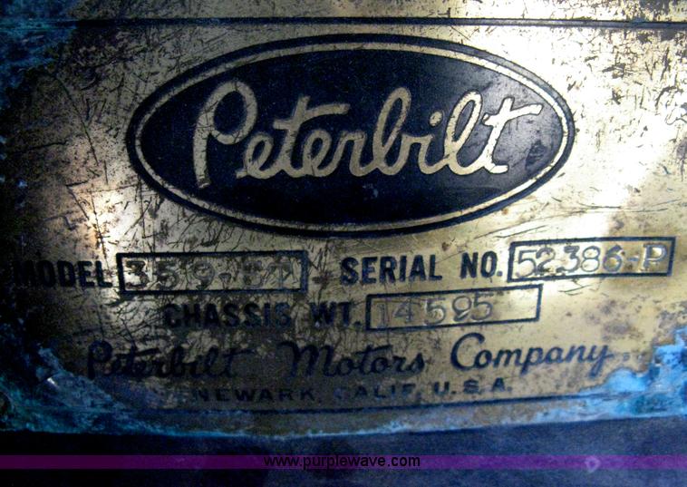 image for item E3084 1973 Peterbilt 359 ST semi truck