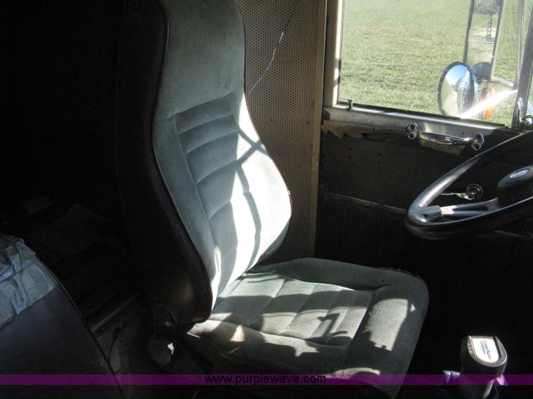 image for item E3084 1973 Peterbilt 359 ST semi truck