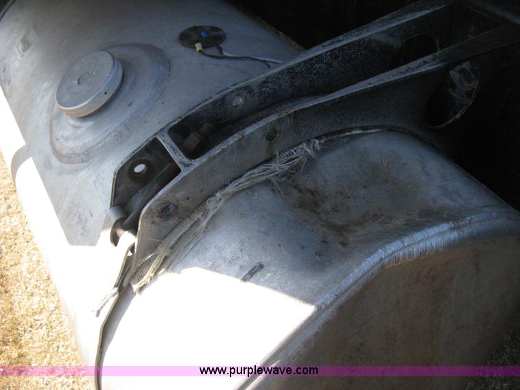 image for item E3084 1973 Peterbilt 359 ST semi truck