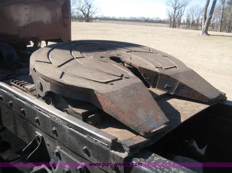 image for item E3084 1973 Peterbilt 359 ST semi truck