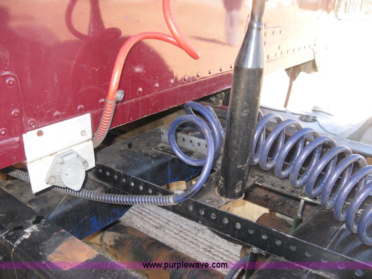 image for item E3084 1973 Peterbilt 359 ST semi truck