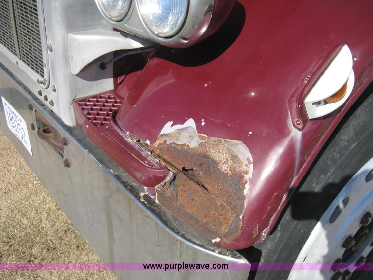 image for item E3084 1973 Peterbilt 359 ST semi truck