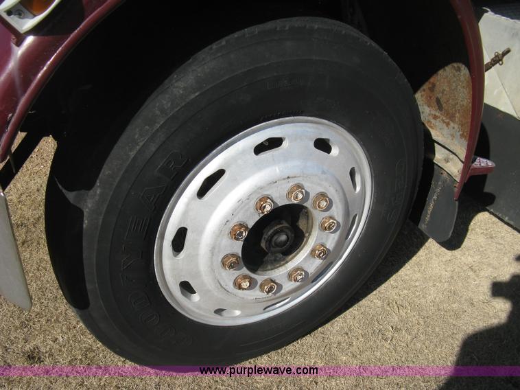 image for item E3084 1973 Peterbilt 359 ST semi truck