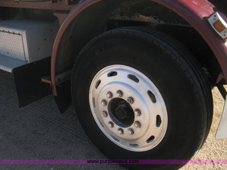 image for item E3084 1973 Peterbilt 359 ST semi truck