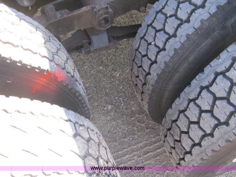 image for item E3084 1973 Peterbilt 359 ST semi truck