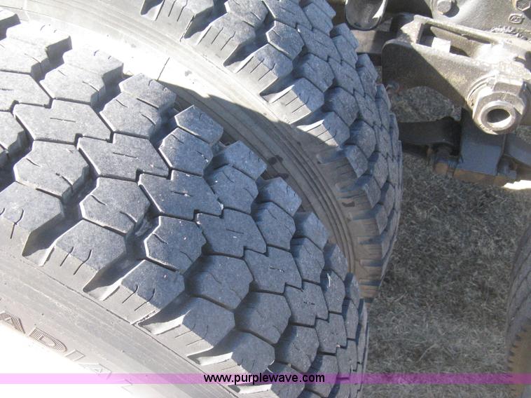 image for item E3084 1973 Peterbilt 359 ST semi truck