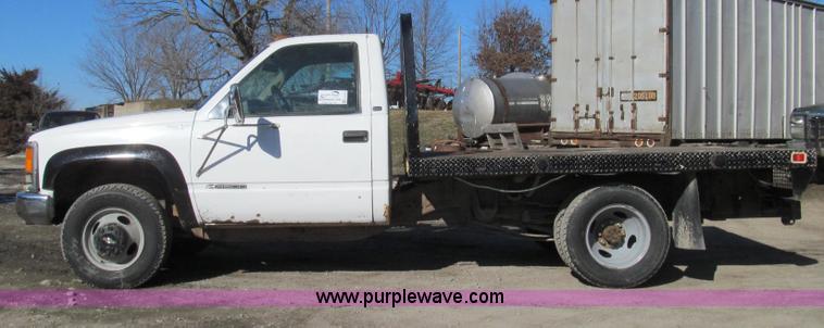 image for item E3745 1998 Chevrolet C/K 3500 Cheyenne flatbed truck