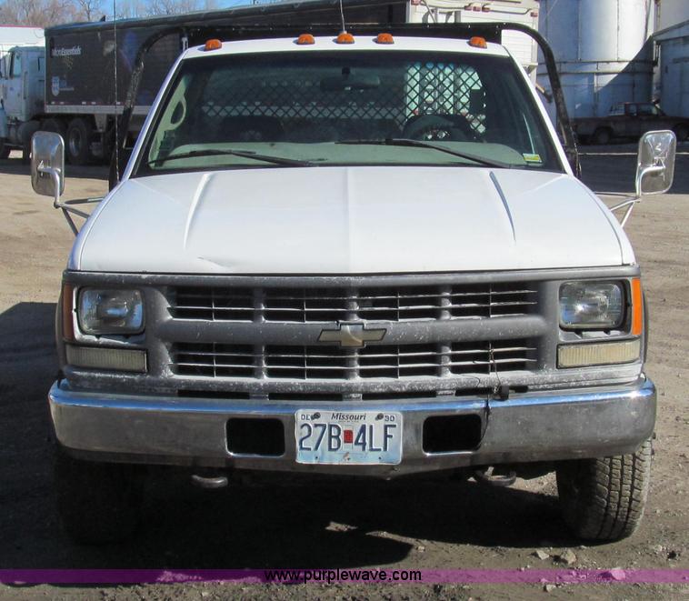image for item E3745 1998 Chevrolet C/K 3500 Cheyenne flatbed truck