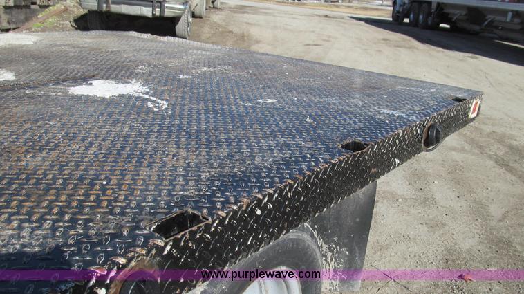 image for item E3745 1998 Chevrolet C/K 3500 Cheyenne flatbed truck