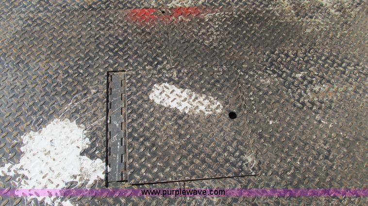 image for item E3745 1998 Chevrolet C/K 3500 Cheyenne flatbed truck