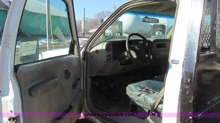 image for item E3745 1998 Chevrolet C/K 3500 Cheyenne flatbed truck