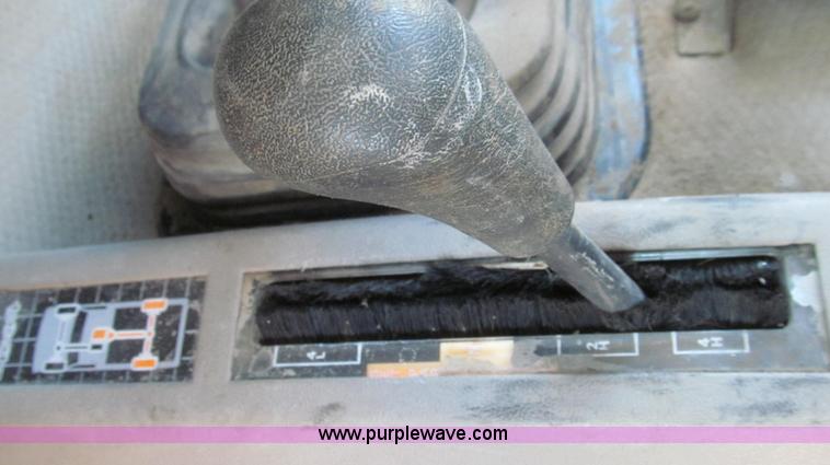 image for item E3745 1998 Chevrolet C/K 3500 Cheyenne flatbed truck