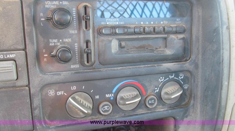 image for item E3745 1998 Chevrolet C/K 3500 Cheyenne flatbed truck