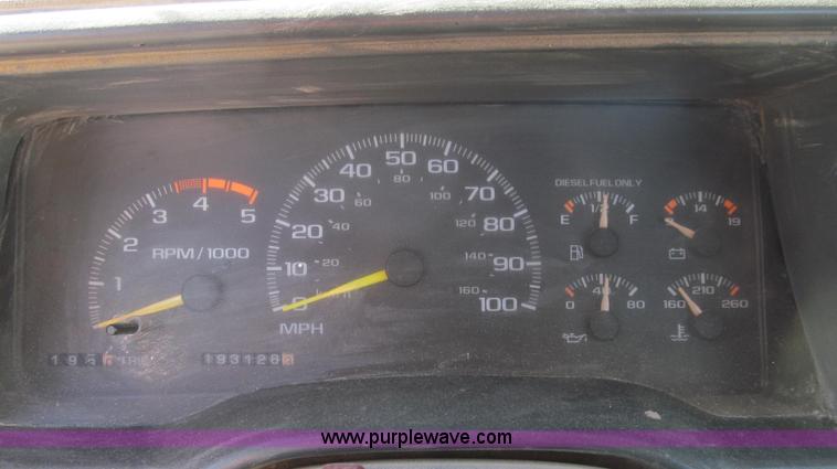 image for item E3745 1998 Chevrolet C/K 3500 Cheyenne flatbed truck