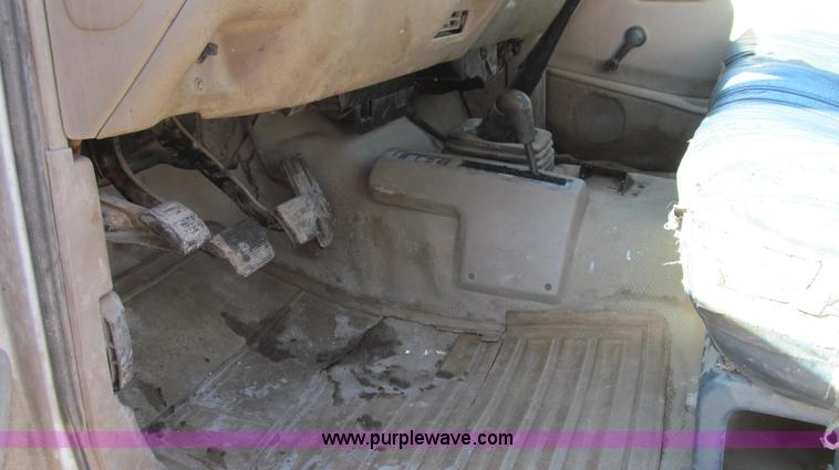 image for item E3745 1998 Chevrolet C/K 3500 Cheyenne flatbed truck