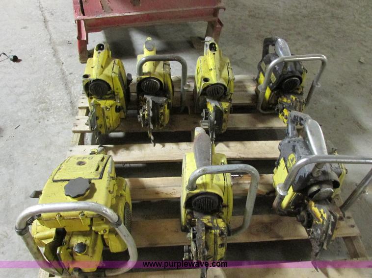 (7) McCulloch antique chainsaws in Warrenton, MO Item E7042 sold
