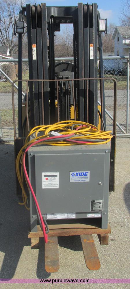 image for item E7094 Daewoo electric forklift