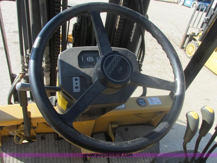 image for item E7094 Daewoo electric forklift