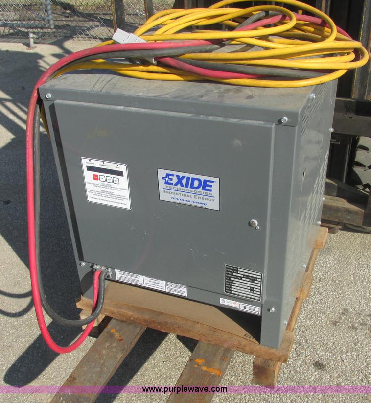 image for item E7094 Daewoo electric forklift