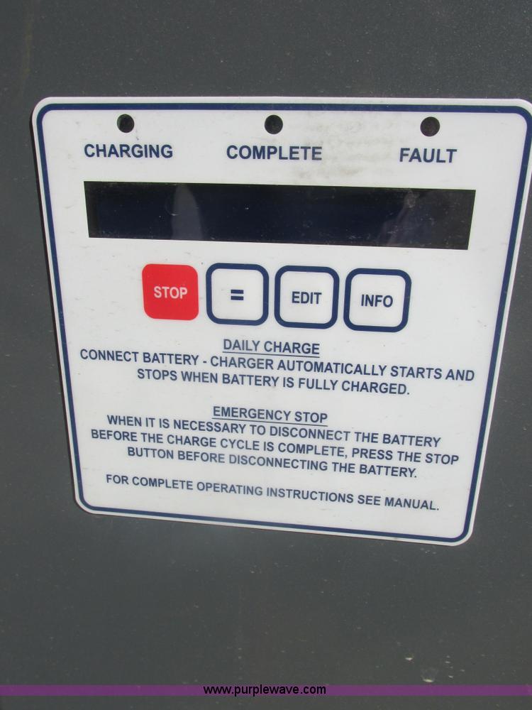 image for item E7094 Daewoo electric forklift