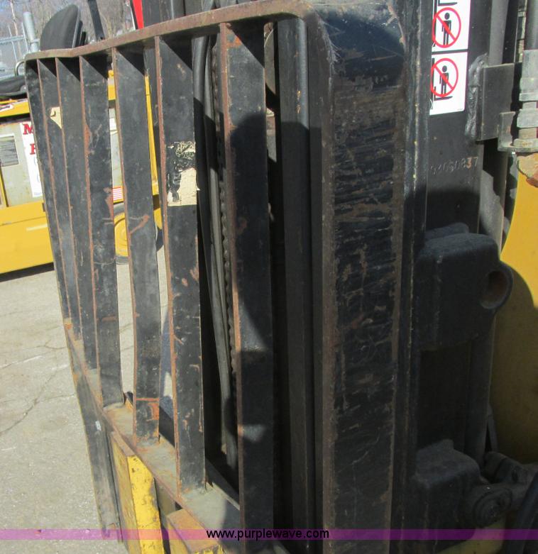 image for item E7094 Daewoo electric forklift