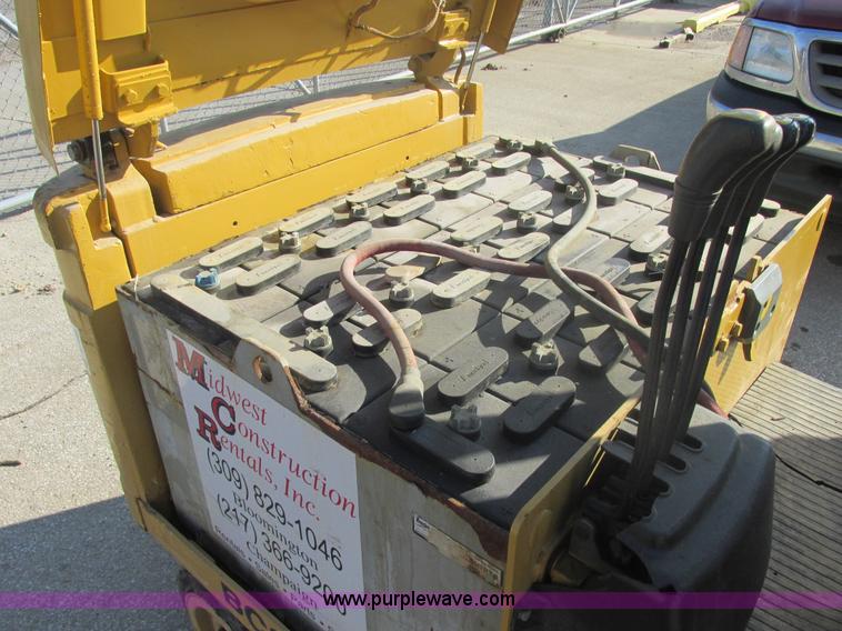 image for item E7094 Daewoo electric forklift