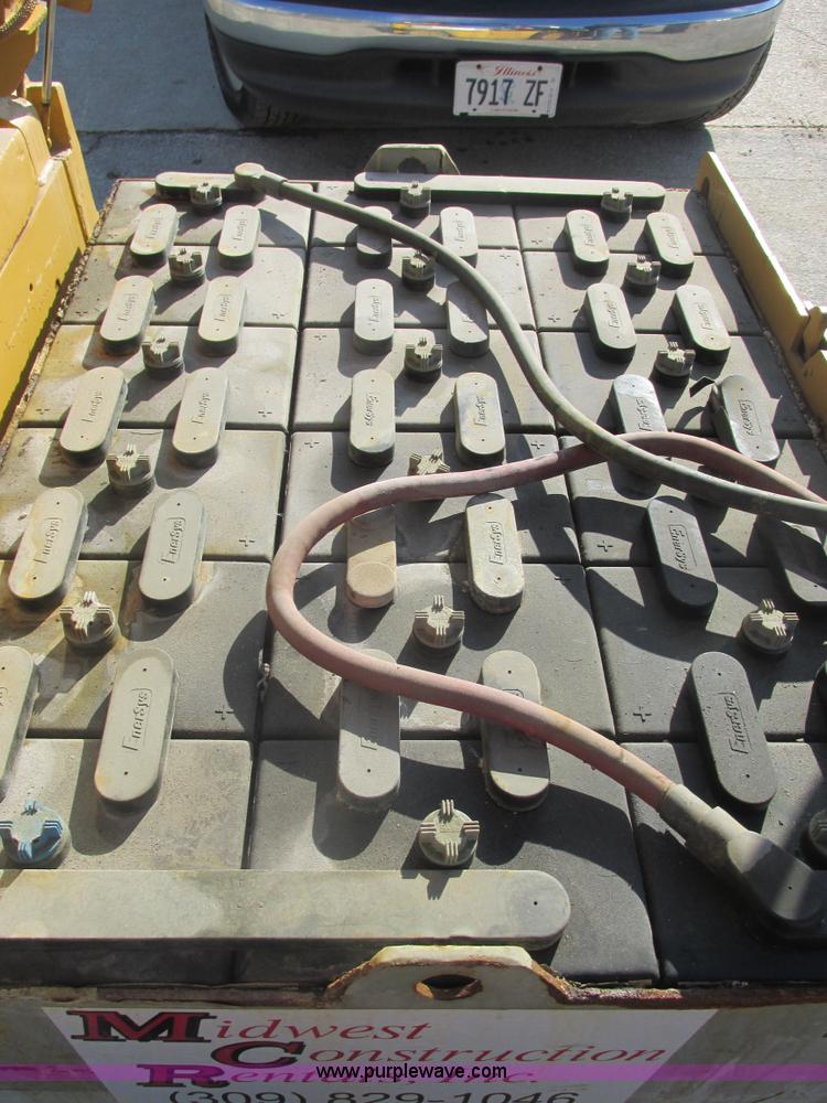 image for item E7094 Daewoo electric forklift