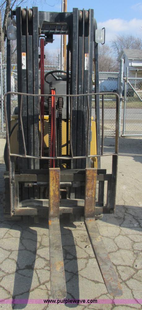 image for item E7095 Daewoo electric forklift