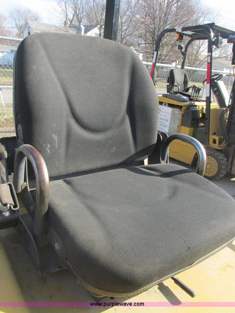 image for item E7095 Daewoo electric forklift