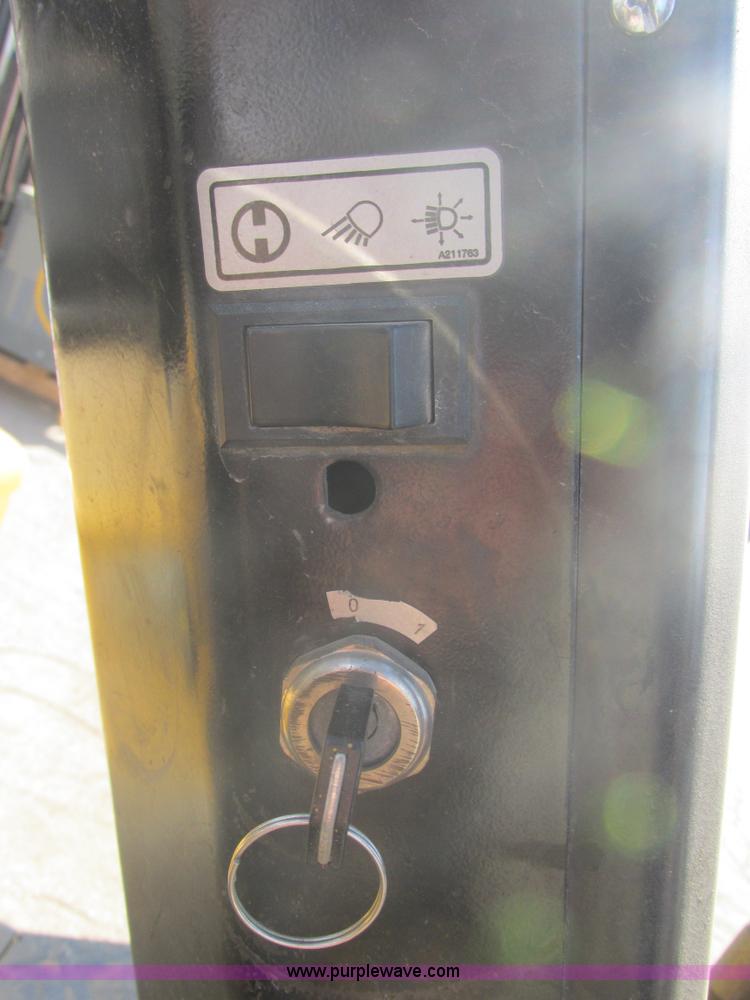 image for item E7095 Daewoo electric forklift