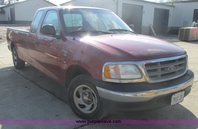 image for item E7096 2002 Ford F150 XL SuperCab pickup truck