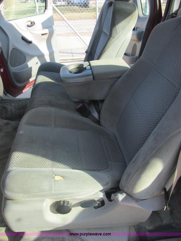 image for item E7096 2002 Ford F150 XL SuperCab pickup truck