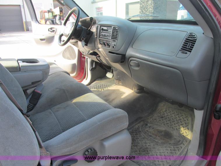 image for item E7096 2002 Ford F150 XL SuperCab pickup truck