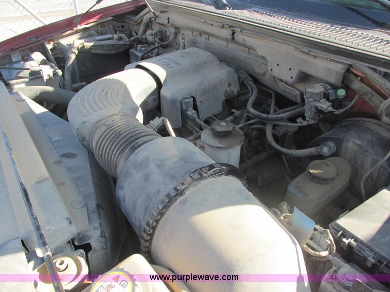 image for item E7096 2002 Ford F150 XL SuperCab pickup truck