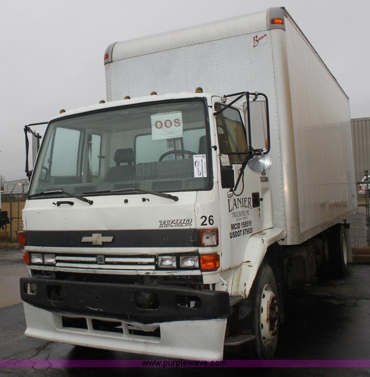 image for item E8223 1996 Chevrolet box truck