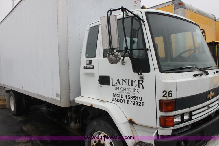 image for item E8223 1996 Chevrolet box truck