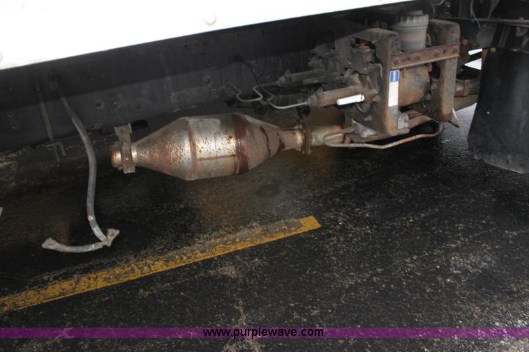 image for item E8223 1996 Chevrolet box truck