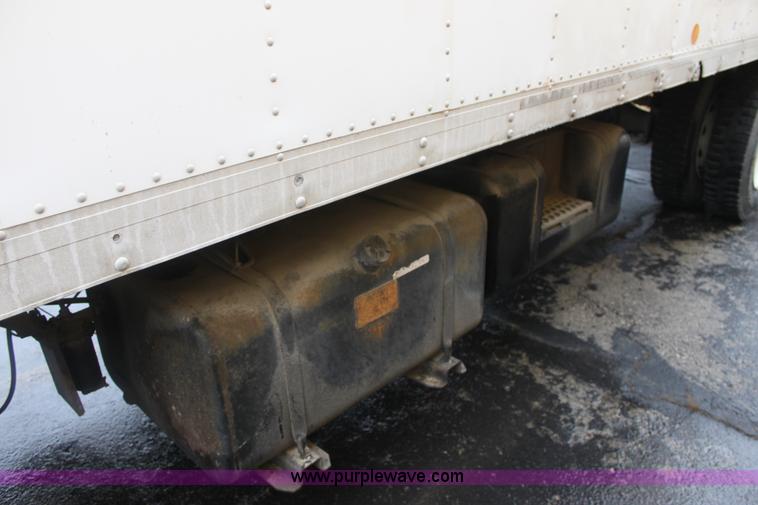 image for item E8223 1996 Chevrolet box truck