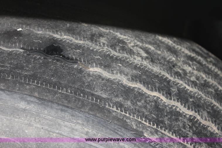 image for item E8223 1996 Chevrolet box truck