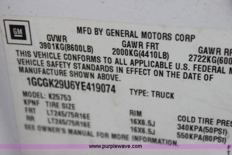 image for item E8347 2000 Chevrolet 2500 Extended Cab pickup truck