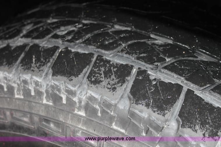 image for item E8347 2000 Chevrolet 2500 Extended Cab pickup truck