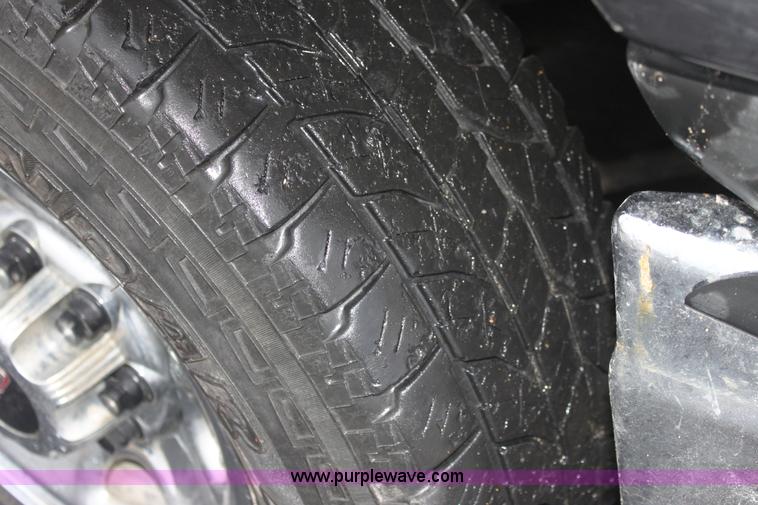 image for item E8347 2000 Chevrolet 2500 Extended Cab pickup truck