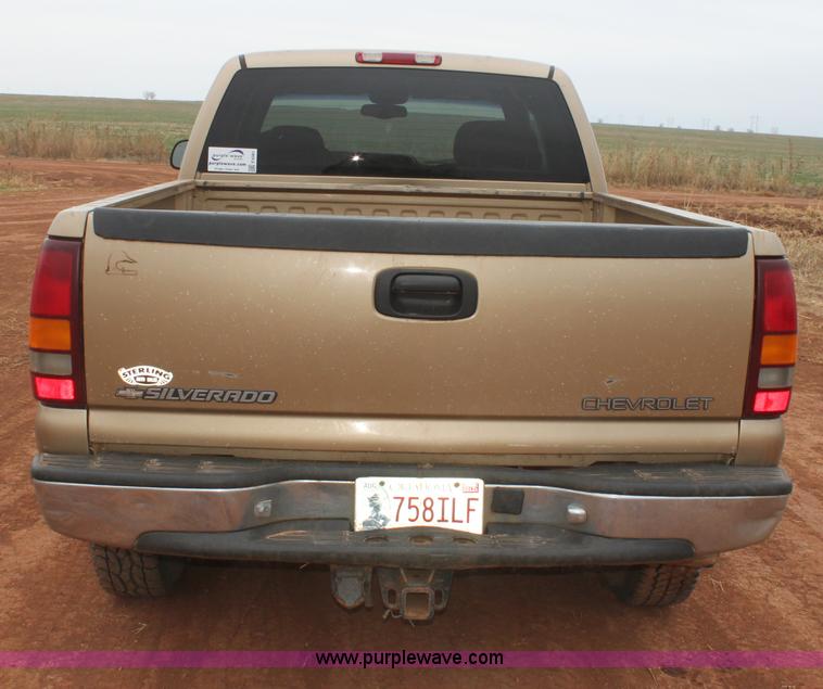 image for item E8381 2000 Chevrolet Silverado 2500 LS Extended Cab pickup truck