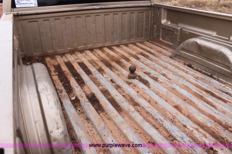 image for item E8381 2000 Chevrolet Silverado 2500 LS Extended Cab pickup truck