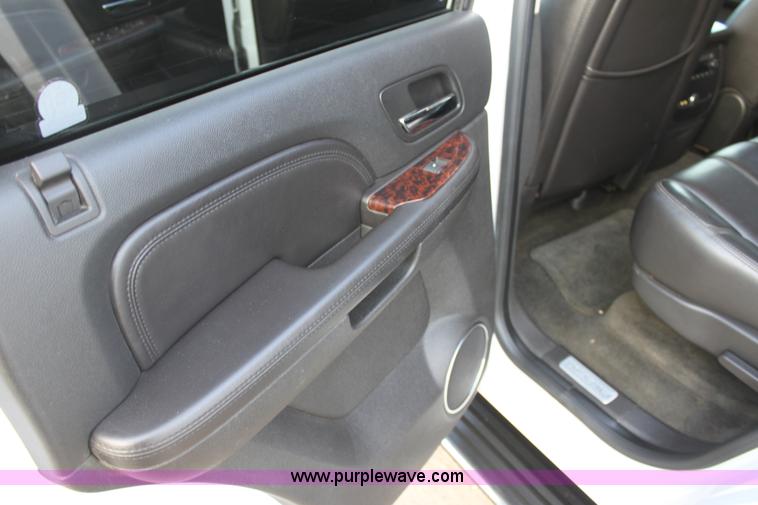 image for item E8440 2007 GMC Yukon Denali SUV