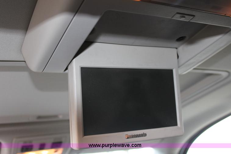 image for item E8440 2007 GMC Yukon Denali SUV