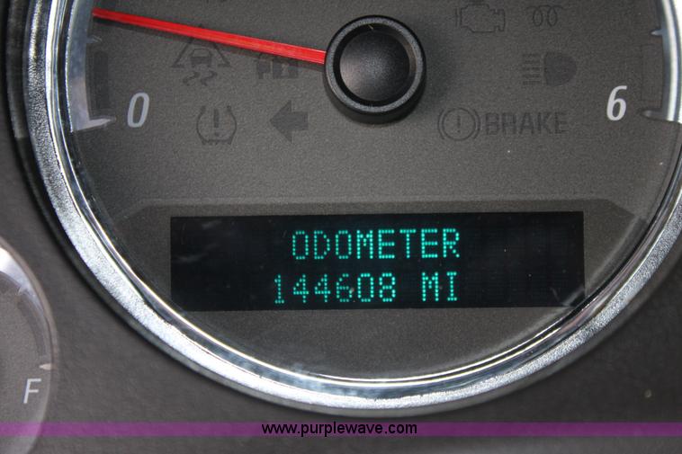 image for item E8440 2007 GMC Yukon Denali SUV