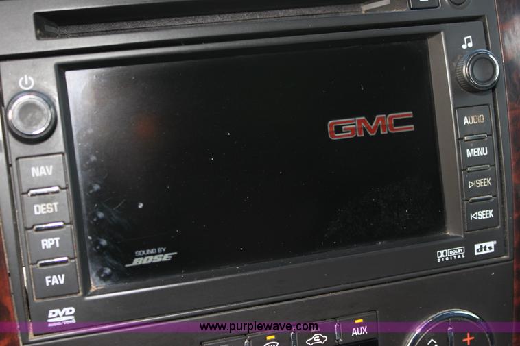 image for item E8440 2007 GMC Yukon Denali SUV
